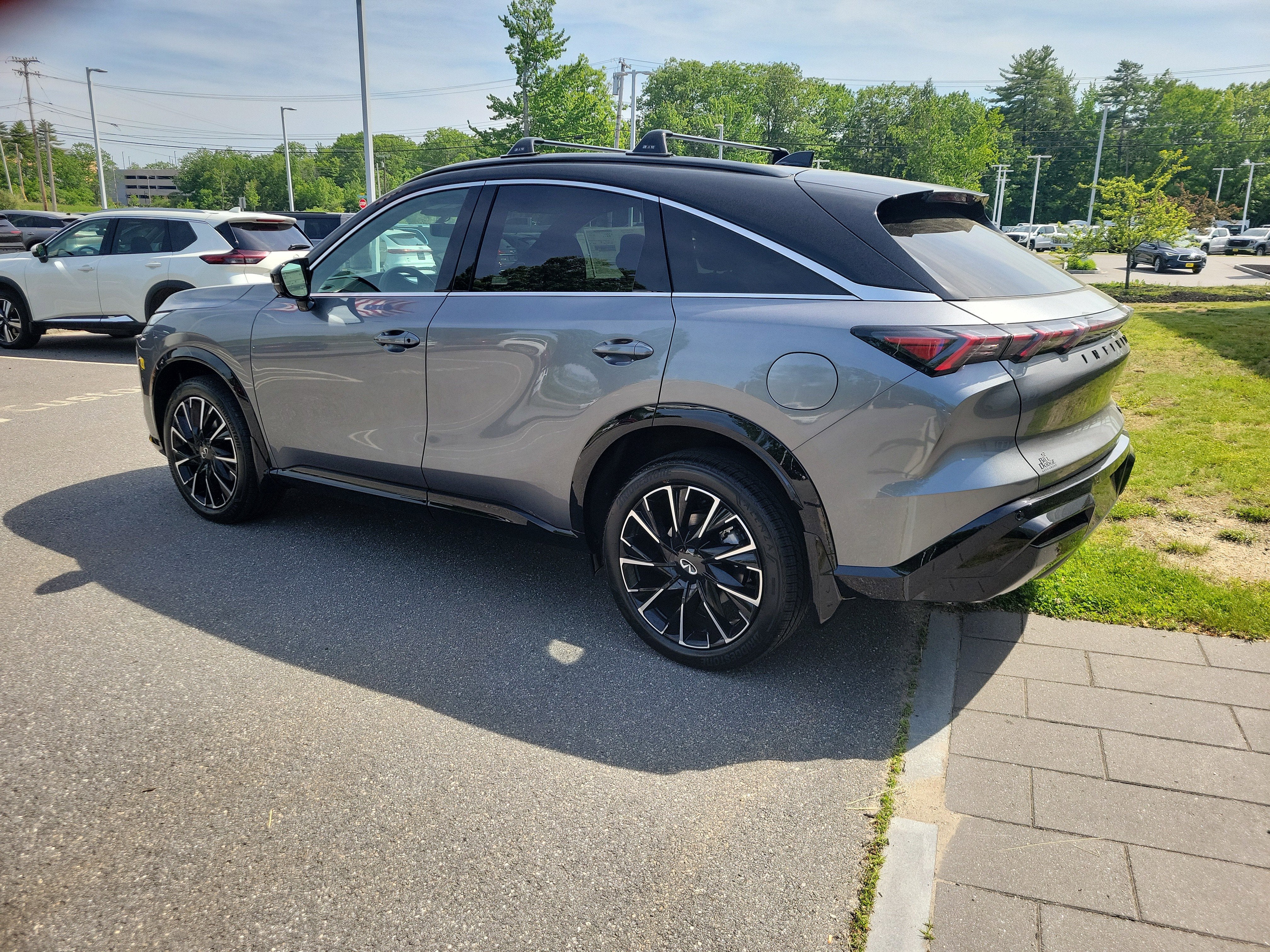 2027 INFINITI QX65 — detail view