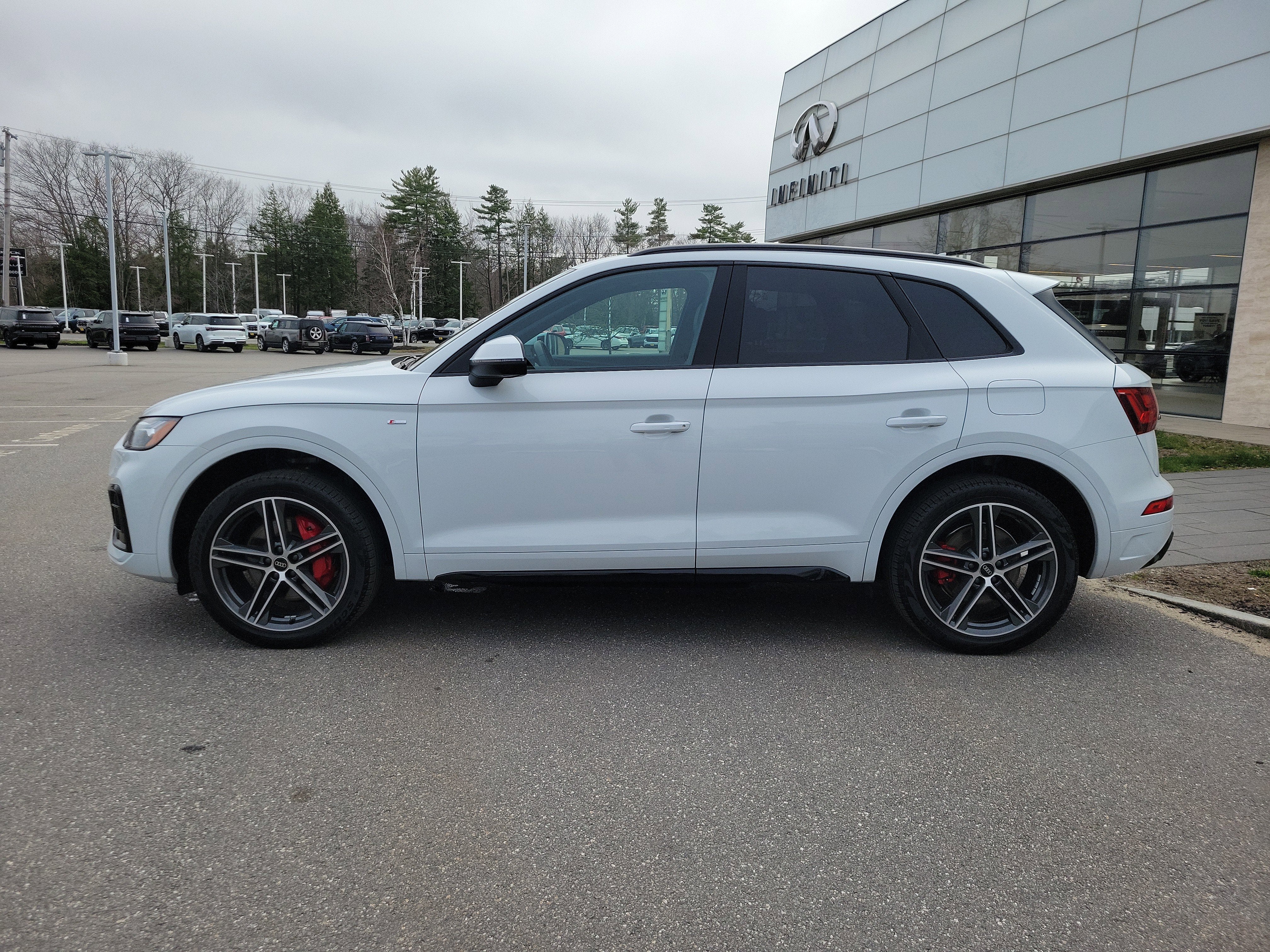 2024 Audi Q5 — side profile view